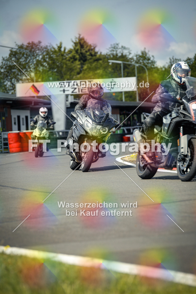 OBK_Mai_Volker_Adam-10603 | Hier findet Ihr Bilder von Touristenfahrten auf der Nürburgring Nordschleife oder von anderen Veranstaltungen die ich besucht habe. Viel Spass beim Durch Schauen 