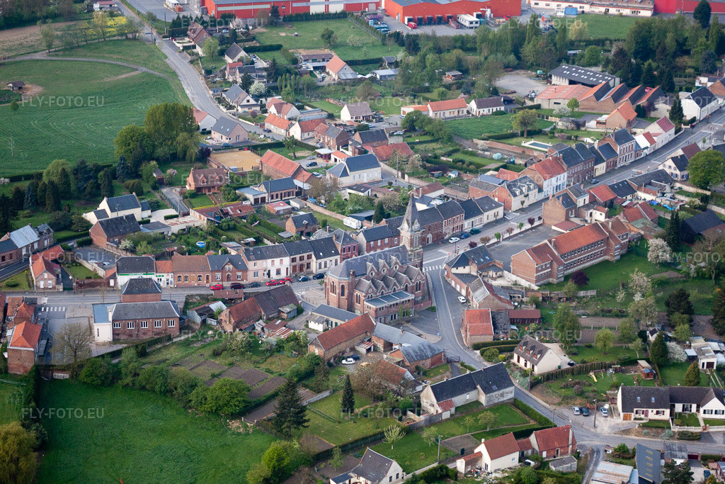Vue aérienne: Vue de la ville à Seboncourt dans le département Aisne, France. Photo: IMG_40012.jpg prise le 17/04/2011 par Werner Riehm/FLY-FOTO.eu – Résolution de l'original: 4752 x 3168 px