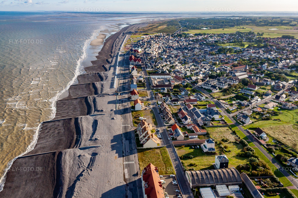 Luftbild: Ortsansicht in Cayeux-sur-Mer im Bundesland Somme in Frankreich. Foto: IMG_70900.jpg vom 24.08.2014 durch Werner Riehm/FLY-FOTO.de