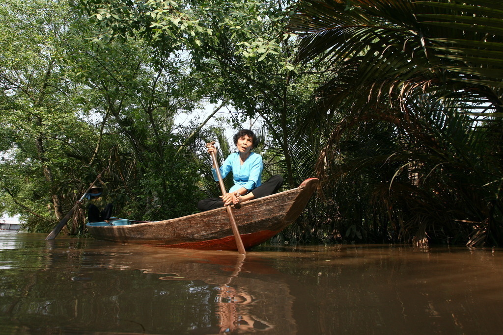 Frau im Boot Vietnam | BILDER AN DIE WAND                                                verschönern sie ihr Büro, ihre Praxis oder ihre viel Wände zu Haus  - Realisiert mit Pictrs.com