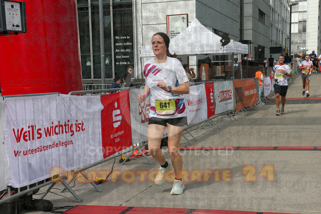 250920_1326_EX1_4573 | Sportfotografie im Rhein-Sieg Kreis, Köln, Bonn, NRW, Rheinland Pfalz, Hessen, etc. Unser Tätigkeitsfeld umfasst den Laufsport vom Volkslauf über den Marathon, Duathlon, Triathon bis zum Ultralauf wie Kölnpfad Ultra oder Schindertrail.