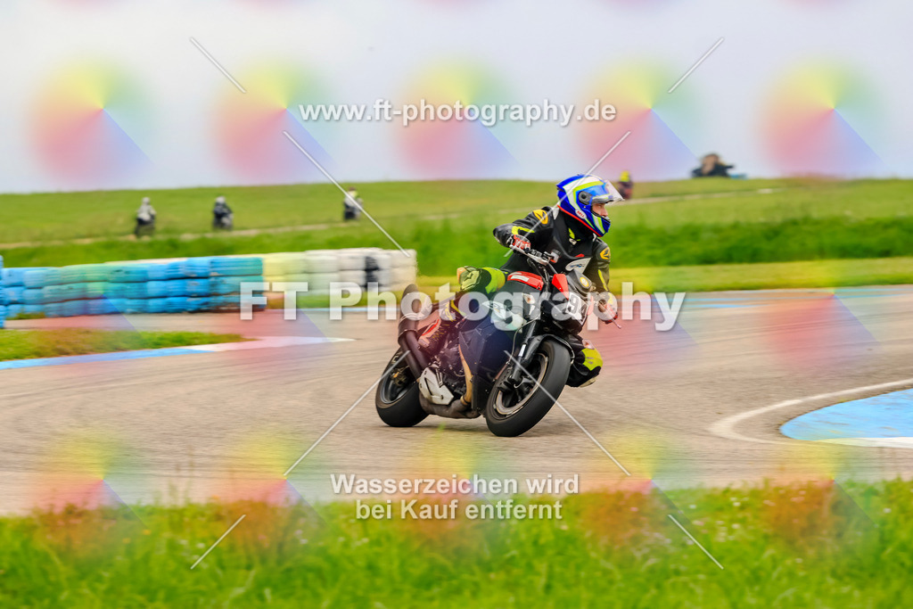 MotoTeam-8009 | Hier findet Ihr Bilder von Touristenfahrten auf der Nürburgring Nordschleife oder von anderen Veranstaltungen die ich besucht habe. Viel Spass beim Durch Schauen 