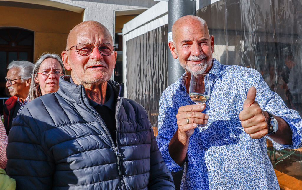 top-top.de 240913-127 | Foto, Video, Fotografie, Videografie, Fotobox, DJ, Discjockey, Musik, Musikbox, Veranstaltung, Photobooth, Amazon, Ebay, Buchtipp, Bestseller, Autor, Verlag, Buch, Wesel, Hamminkeln, NRW, Dinslaken, Rees, Drohne, Hochzeit, Party, Fotobox, Wesel, Fotograf