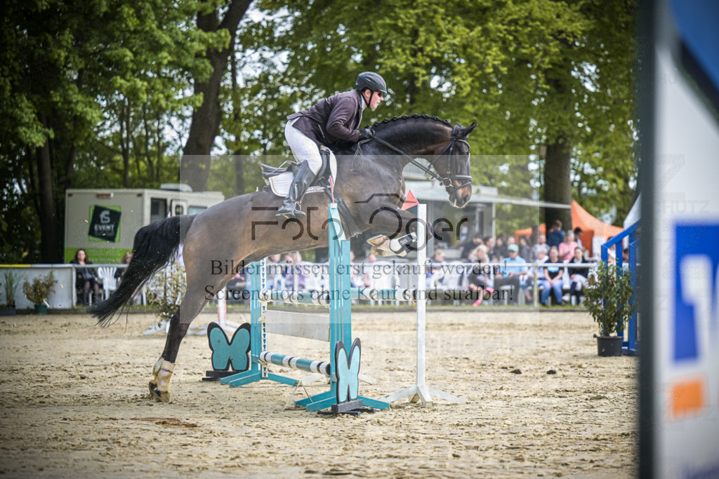 DOS_0809 | Entdecke hochwertige Reitturnierfotos von Foto Oger. Professionell, emotional und authentisch – jetzt Lieblingsmomente im Shop bestellen.Deutschlandweite Turnierfotografie. - Realisiert mit Pictrs.com