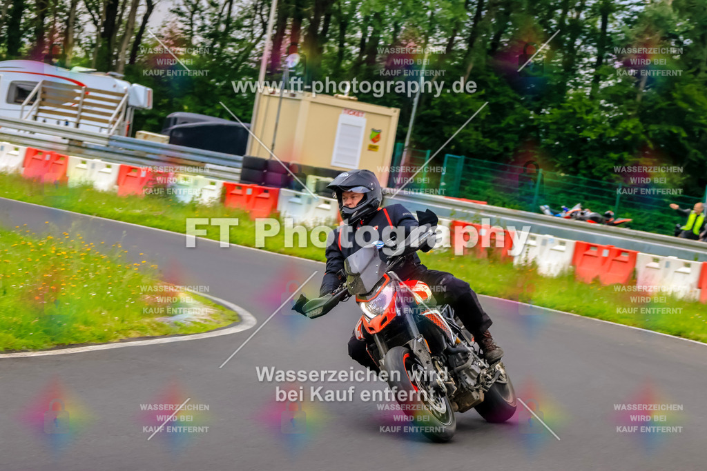 VBK-6332 | Hier findet Ihr Bilder von Touristenfahrten auf der Nürburgring Nordschleife oder von anderen Veranstaltungen die ich besucht habe. Viel Spass beim Durch Schauen 