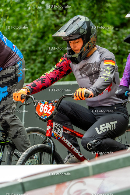 BayBMX2026-06076 | Fotogalerie von Thomas Dettweiler mit Eventbildern und lizenzfreien Fotos. Perfekt als Wandbild, für Büro, Website oder private Nutzung. - Realisiert mit Pictrs.com