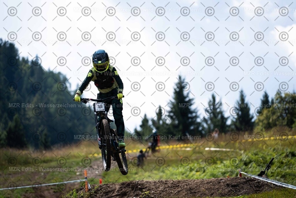 x-246 | mzredits - Realisiert mit Pictrs.com