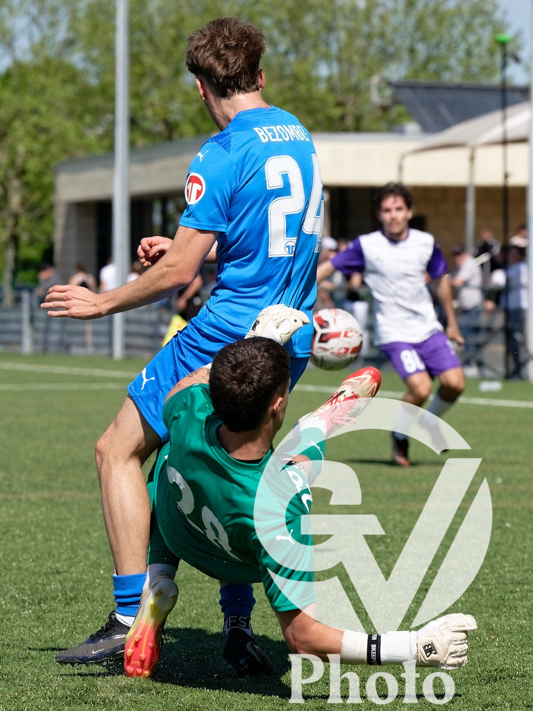FC Vernier  v UGS FC  - 2eme ligue inter  | Geneva, Switzerland - April 19 : during the 2eme ligue inter  match between FC Vernier  and UGS FC  at Stade de Vernier on April 19 , 2026 in Geneva, Switzerland.