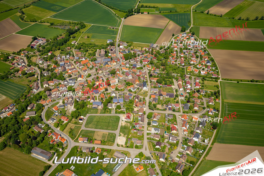 Aktuelles Luftbild von  Wettringen - Die Luftaufnahme wurde 2022 mittels UL-Flugzeug erstellt ( keine Drohne ) - hochauflösende Kamera-Systeme von  Canon -Beste Qualität - Für grossformatige Ausdrucke geeignet. Die Geschenkidee !