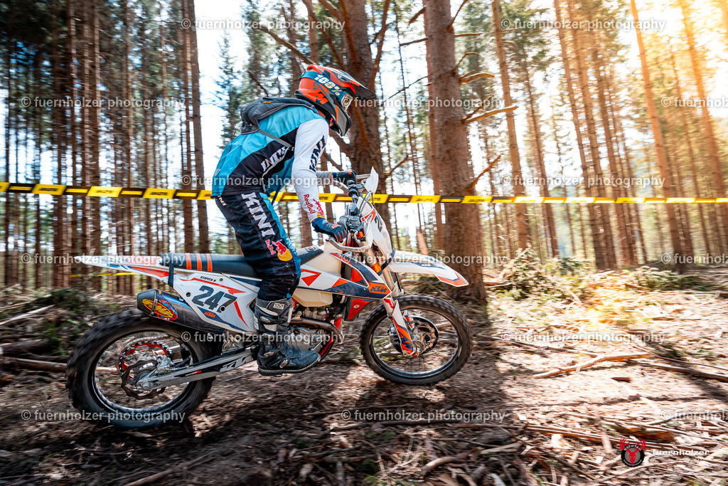 fuernholzer_250501-C1-830 | Fotografische Impressionen von der Red Stag Enduro Extreme by fuernholzer-photography.com. Endurosport in Österreich fotografisch festgehalten von fuernholzer. Auftragsfotografie für Private, Gewerbefotos und Industriefotografie. Eventfotografie, Sportfotografie und Motorsportfotografie. Anbieter von Fotoworkshops, Fototraining, fotografischen Vorträgen und Fotoseminaren.