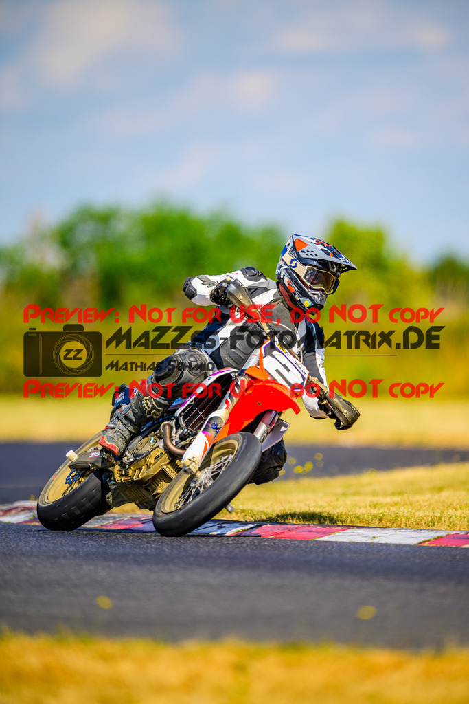 MaZZes_Fotomatrix_20250704_6007705_5647 | GELB