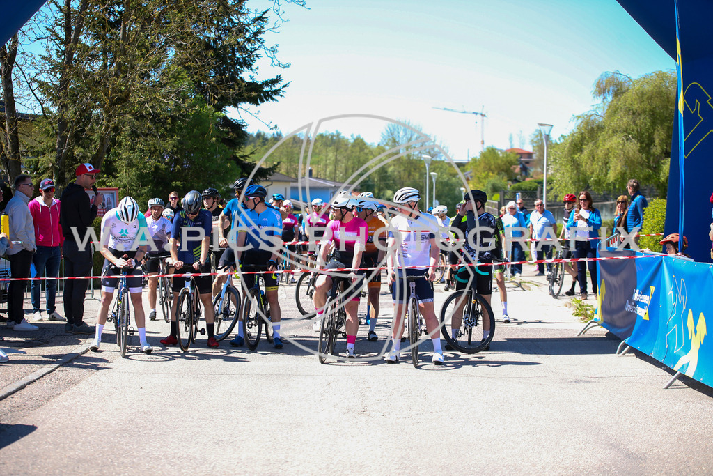 ..... | Wels, 23.04.2026, Kirschblüten Radrennen 2026 , Image shows: Photo: Wapics / Willdoner Andreas