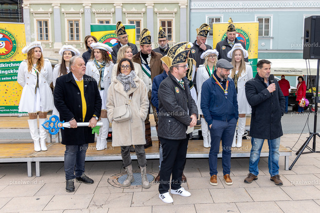 Faschingswecken am Hauptplatz | Bildershop von pixelworld.at - Realisiert mit Pictrs.com