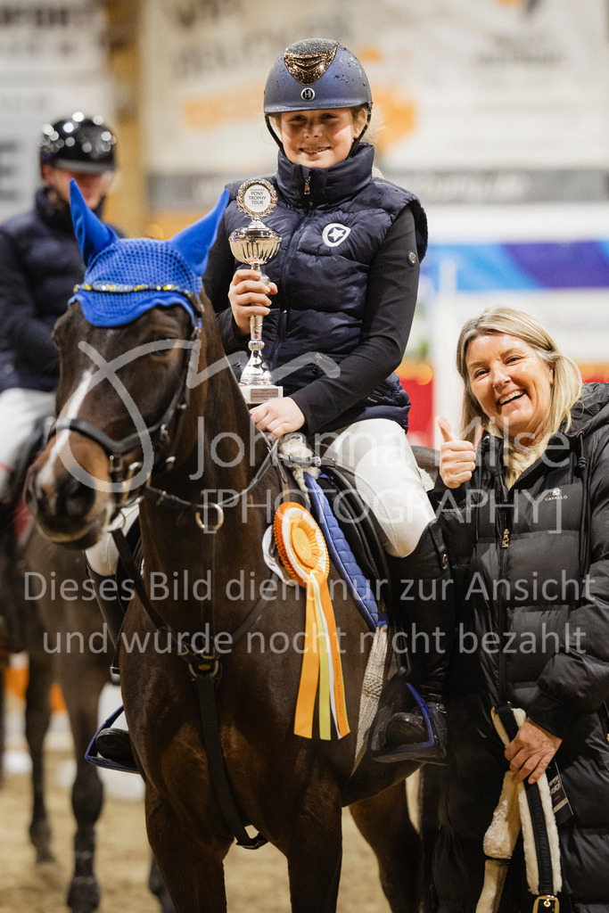 231118_PonyTrophy-321 | Deine schönsten Turniermomente als professionelle Fotos! Entdecke hochwertige Pferdesport-Fotografie im Online-Shop. Jetzt Fotos finden & bestellen!