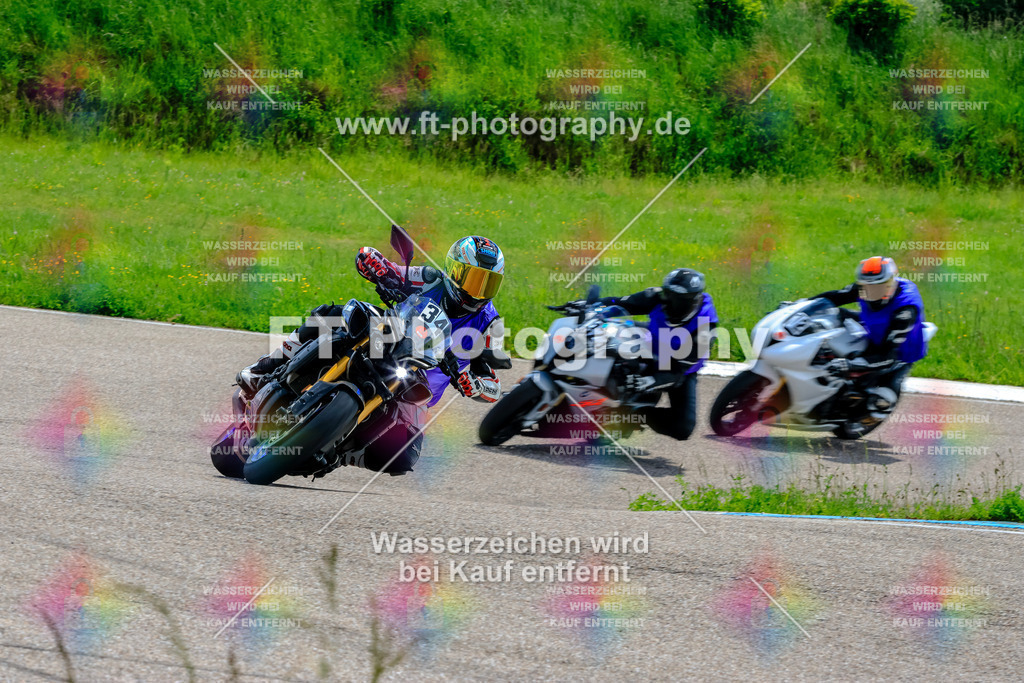 MotoTeam-9879 | Hier findet Ihr Bilder von Touristenfahrten auf der Nürburgring Nordschleife oder von anderen Veranstaltungen die ich besucht habe. Viel Spass beim Durch Schauen 