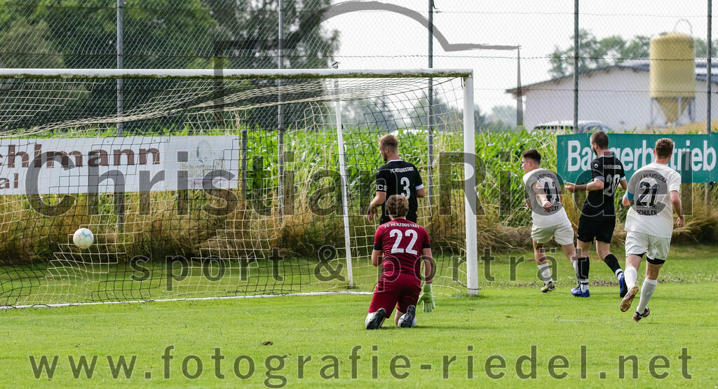 2023-07-02_114_SV_Walpertskirchen_gegen_FC_Herzogstadt | Walpertskirchen, Deutschland, 02.07.2023:
Fußball, Kreisliga 2023 / 2024, Testspiel, SV Walpertskirchen gegen FC Herzogstadt, Endergebnis: 

Tor zum 4:0 durch Adrian Alexy (SV Walpertskirchen, #41)
Torwart Florian Leininger (FC Herzogstadt, #22), Florian Simmet (FC Herzogstadt, #3), Adrian Alexy (SV Walpertskirchen, #41), Nico Emmes (FC Herzogstadt, #20), Benedikt Schuler (SV Walpertskirchen, #21)

Foto: Christian Riedel / fotografie-riedel.net
