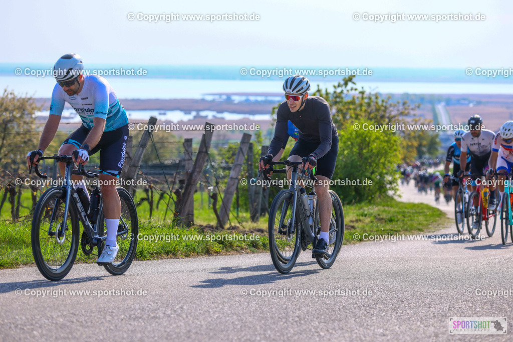 TRA_0456 | Neusiedlersee Radmarathon 2026@sportshot_your_pictrs #yourpictures#roadtowm2029 #nrm #neusiedlerseeradmarathon #neusiedlersee #neusiedlerseetourismus #burgenland #mörbisch #nrm26 #burgenlandtourismus #voglundco #poweredbyburgenlandtourismus #radsport #rad #marathon #ucigranfondo #visitburgenland #ucigranfondoworldseries