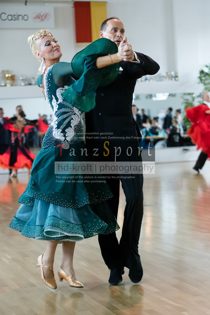 20240525_RL-Masters3-Std_5093 | Tanzsportbilder, Standardtanz, Lateintanz, WDSF, DTV, LTVB, dancecomp, goc, hessen tanzt, blaues band der spree, walzer, tango, wiener walzer, slowfox, quickstepp, samba, rumba, cha-cha-cha, paso doble. jive, hd-kroft photography, turniertanzsport