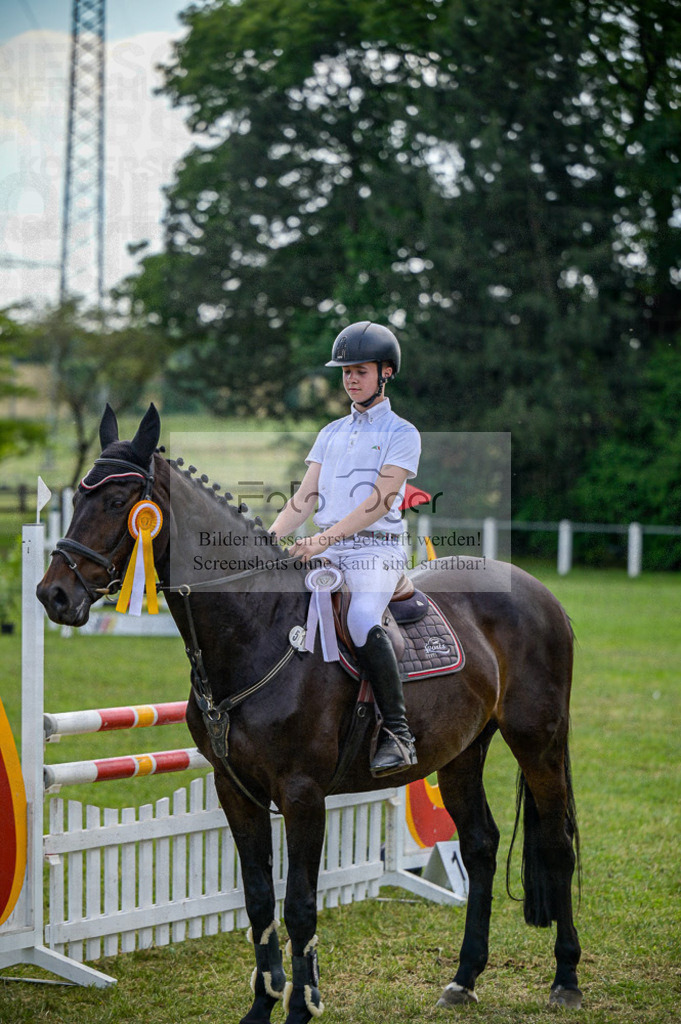 Reitturnier Voxtrup | Entdecke hochwertige Reitturnierfotos von Foto Oger. Professionell, emotional und authentisch – jetzt Lieblingsmomente im Shop bestellen.Deutschlandweite Turnierfotografie. - Realisiert mit Pictrs.com