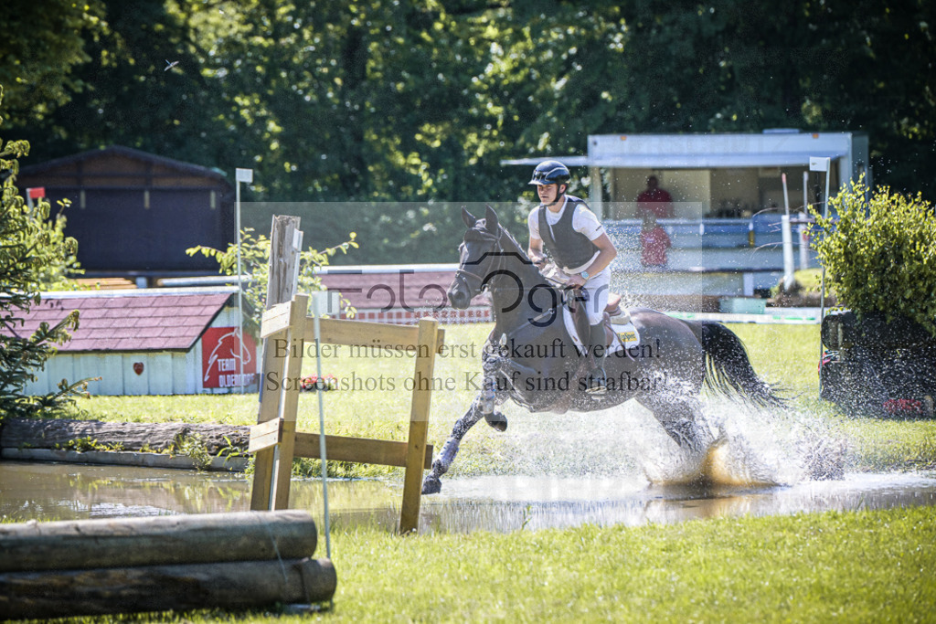 DOS_4702 | Entdecke hochwertige Reitturnierfotos von Foto Oger. Professionell, emotional und authentisch – jetzt Lieblingsmomente im Shop bestellen.Deutschlandweite Turnierfotografie. - Realisiert mit Pictrs.com