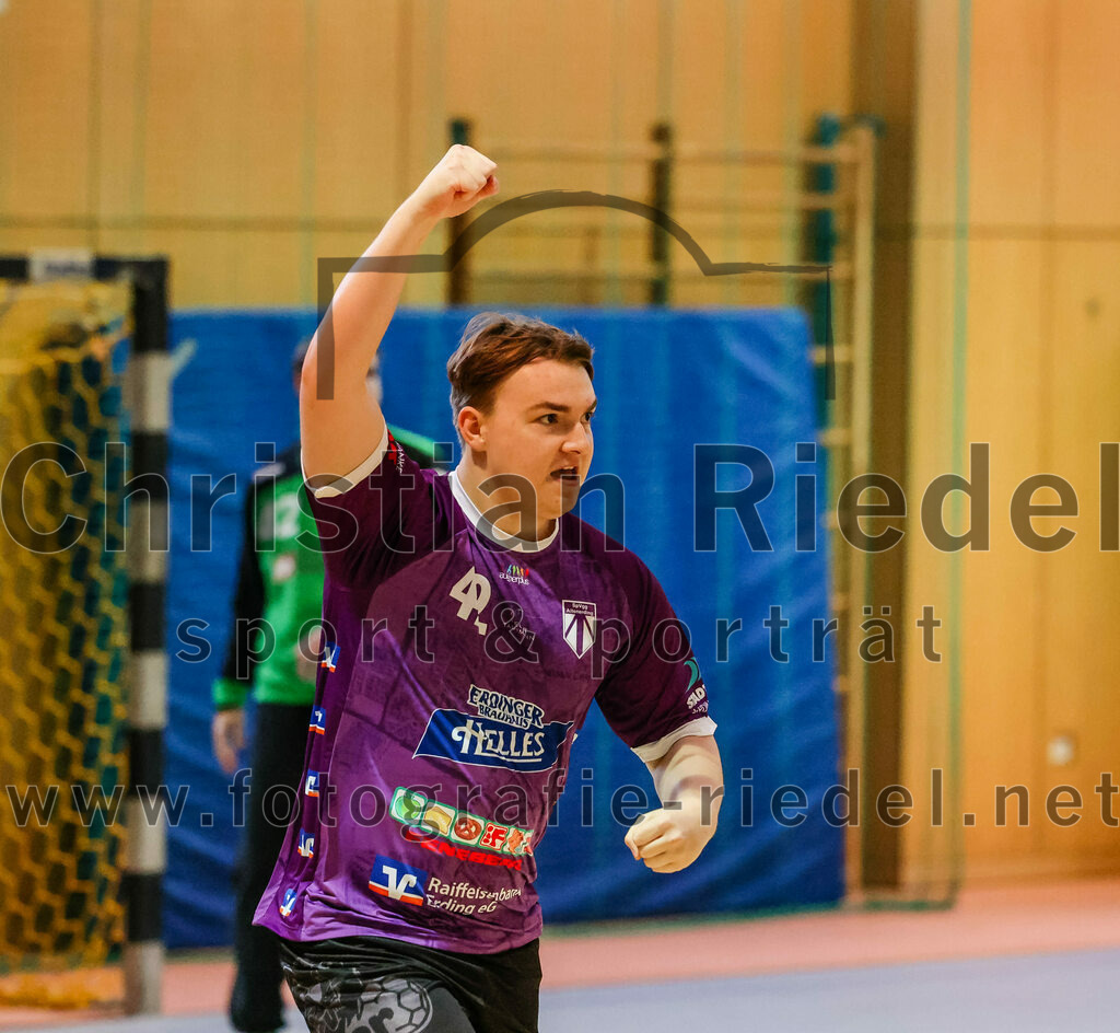 2023-10-21_064_SpVgg_Altenerding_III_gegen_TSV_Taufkirchen-Vils | Erding, Deutschland, 21.10.2023:
Handball, Bezirksklasse Männer Staffel Ost 2023 / 2024, 4. Spieltag, SpVgg Altenerding III gegen TSV Taufkirchen/Vils, Endergebnis: 27:32

Simon Dybilasz (SpVgg Altenerding, #42)

Foto: Christian Riedel / fotografie-riedel.net