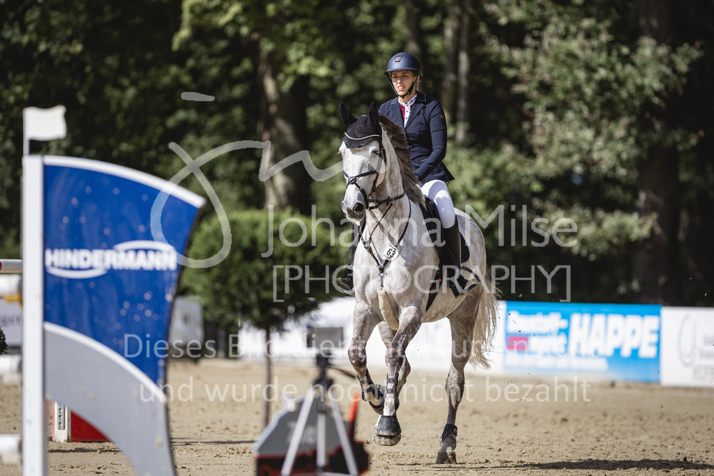 230826_Delbrueck_Youngster-M-527 | Deine schönsten Turniermomente als professionelle Fotos! Entdecke hochwertige Pferdesport-Fotografie im Online-Shop. Jetzt Fotos finden & bestellen!