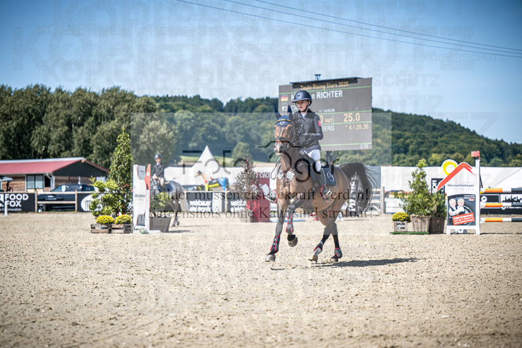 DOS_0817 | Entdecke hochwertige Reitturnierfotos von Foto Oger. Professionell, emotional und authentisch – jetzt Lieblingsmomente im Shop bestellen.Deutschlandweite Turnierfotografie. - Realisiert mit Pictrs.com