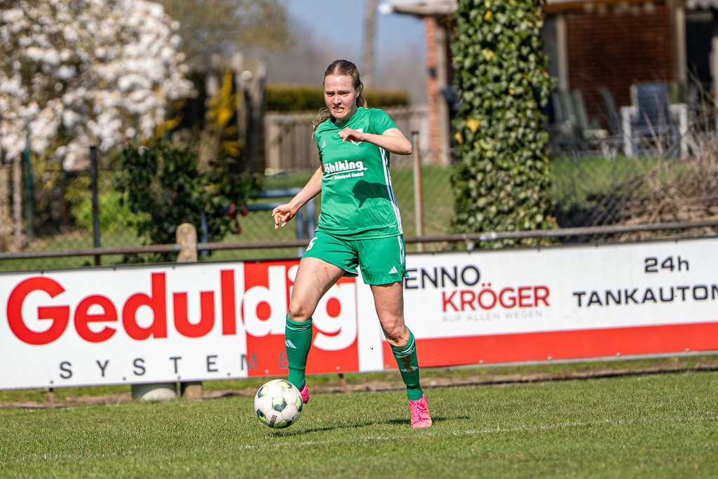 Fußball I Frauen I Saison 2025-2026 I Oberliga Niedersachsen I 17. Spieltag I TuS Lutten - BW Hollage I 12873 | jns.sportfotos - Realisiert mit Pictrs.com