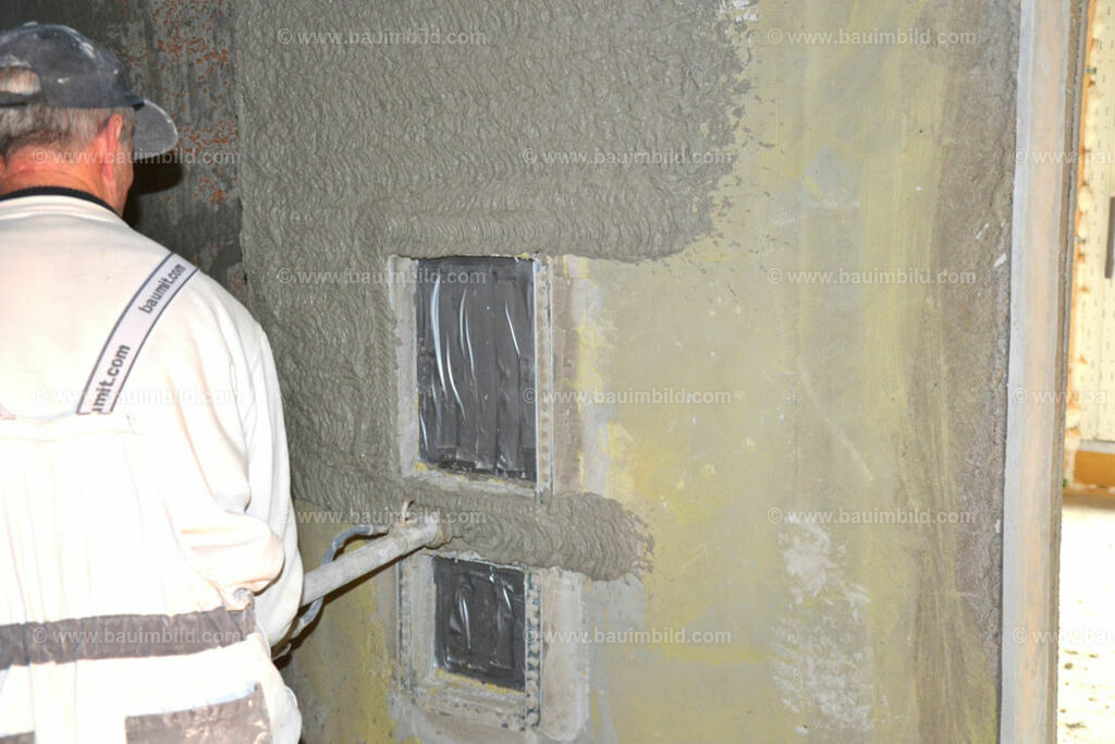 bib-lg18-putzarbeiten-0069 | Nach LV-Leistungsgruppen sortierte Detailfotos über den Bau eines Hauses. Alle Hausbau-Bilder direkt vom Urheber und Autor der Website Haus-Selber-Bauen.com