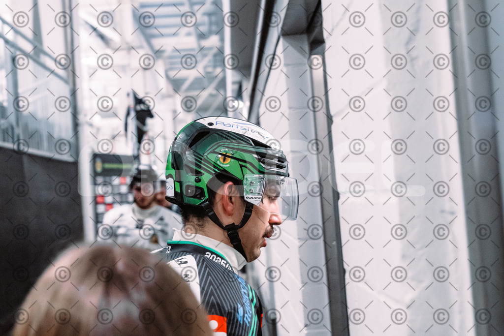 Alligators_vs_Passau_03_12_2025-56 | Höchstadt Alligators Fotogalerie: Eishockey-Action aus Franken. Professionelle Spielfotos, Portraits & Stadionbilder zum Download. Jetzt entdecken! - Realisiert mit Pictrs.com
