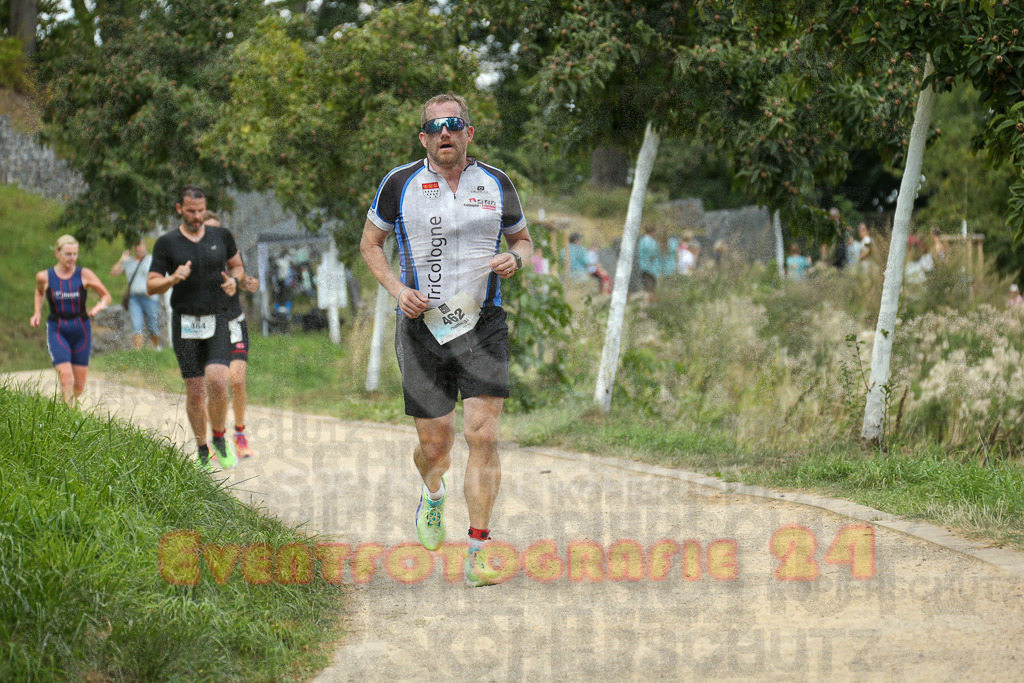 250824_1347_EX1_3675 | Sportfotografie im Rhein-Sieg Kreis, Köln, Bonn, NRW, Rheinland Pfalz, Hessen, etc. Unser Tätigkeitsfeld umfasst den Laufsport vom Volkslauf über den Marathon, Duathlon, Triathon bis zum Ultralauf wie Kölnpfad Ultra oder Schindertrail.