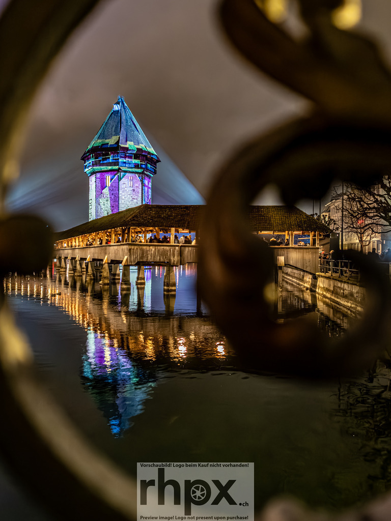 Lilu Lichtvestival 2026 | Stimmungsvolle Fotokunst aus Luzern. Erlebe den Pilatus, den See und die Stadt Luzern in exklusiven Aufnahmen in der Fotogalerie & Shop. - Realisiert mit Pictrs.com