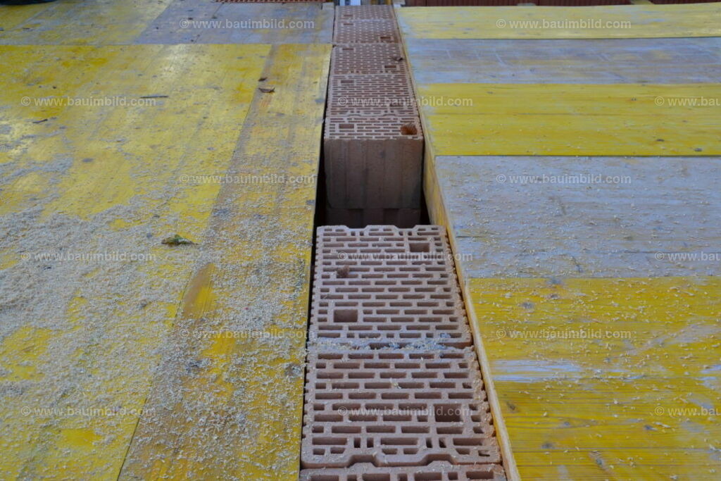 bib-lg04-betonarbeiten-decken-0638 | Nach LV-Leistungsgruppen sortierte Detailfotos über den Bau eines Hauses. Alle Hausbau-Bilder direkt vom Urheber und Autor der Website Haus-Selber-Bauen.com