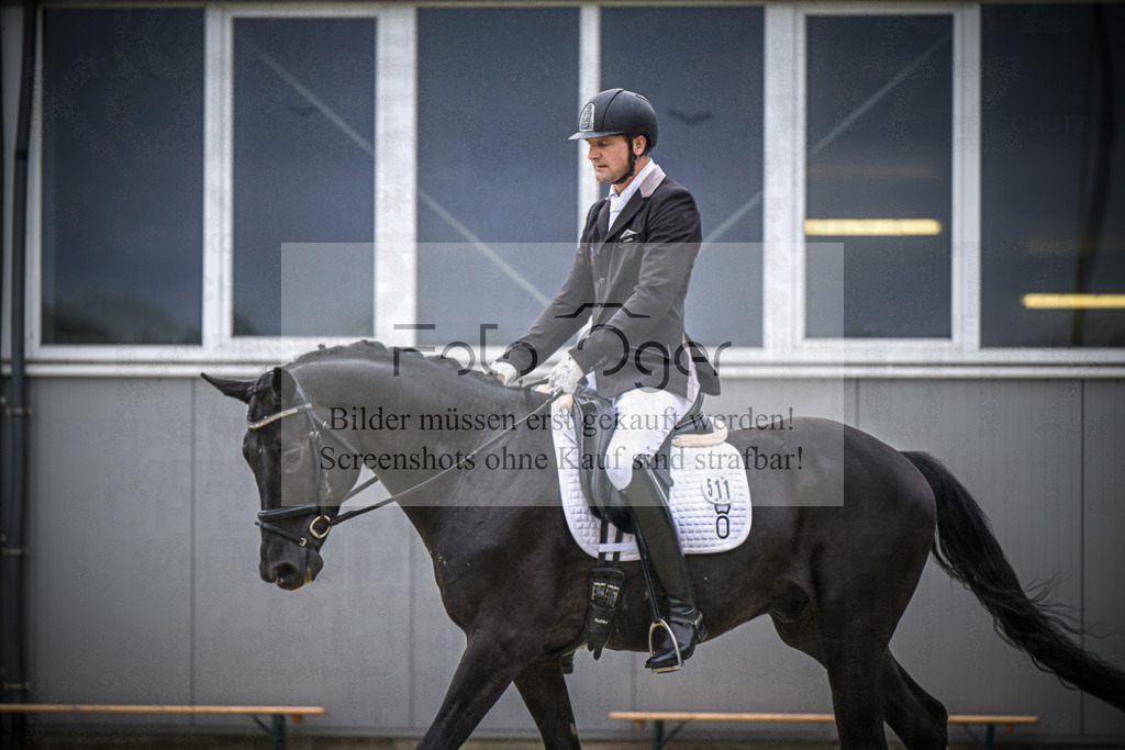DOS_1057 | Entdecke hochwertige Reitturnierfotos von Foto Oger. Professionell, emotional und authentisch – jetzt Lieblingsmomente im Shop bestellen.Deutschlandweite Turnierfotografie. - Realisiert mit Pictrs.com