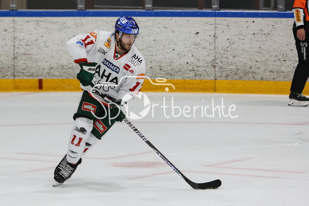 SC Langnau Tigers - Augsburger Panther | Mick KOEHLER (AEV #11) am PUck / Freisteller / Einzelfoto