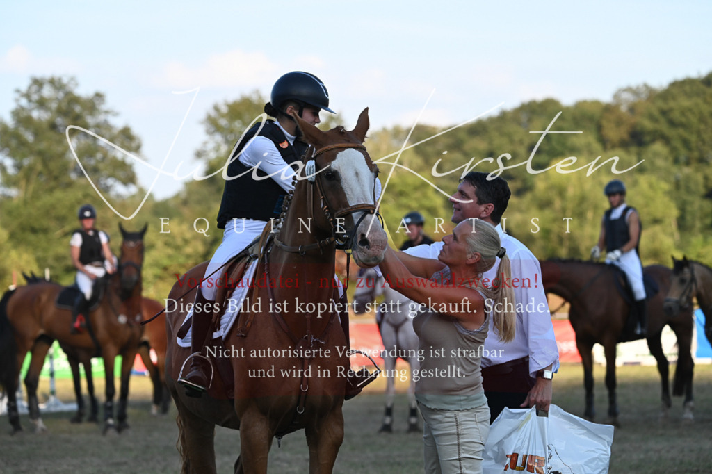 DSC_9262 | Pferde- und Turnierfotografie in Westsachsen. Pferdeportraits, Auftragszeichnungen und intuitive Kunst.