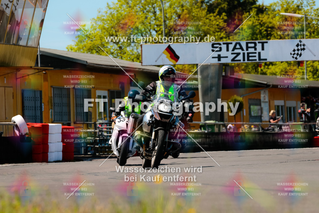 Moto-TeamOBK-22048 | Hier findet Ihr Bilder von Touristenfahrten auf der Nürburgring Nordschleife oder von anderen Veranstaltungen die ich besucht habe. Viel Spass beim Durch Schauen 