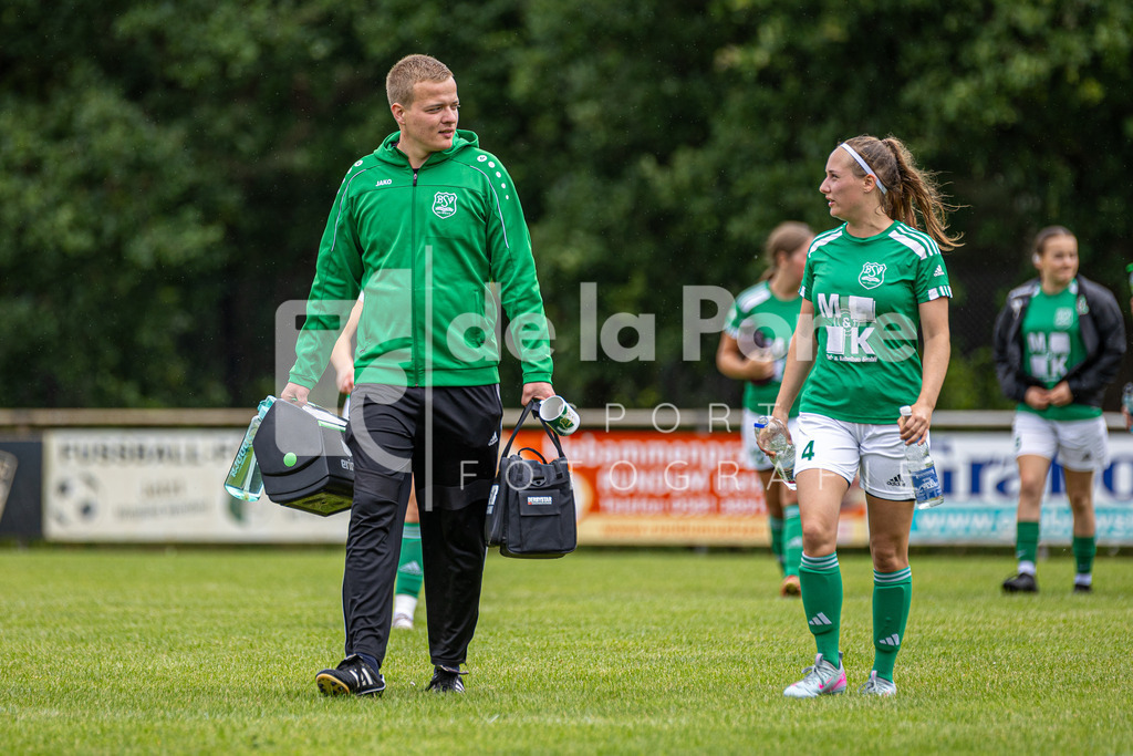 Union Bevensen Frauen - Hoffmann_ Tobias (Co-Trainer mit Malin Tutas)  vs Fortuna Celle BP 030825 dlP | immodelaporte-sportfotos - Realisiert mit Pictrs.com