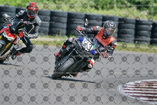 26BT02-1794 | markuskiefer.com - Realisiert mit Pictrs.com