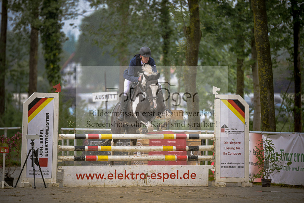 20240505-DOS_6977 | Entdecke hochwertige Reitturnierfotos von Foto Oger. Professionell, emotional und authentisch – jetzt Lieblingsmomente im Shop bestellen.Deutschlandweite Turnierfotografie. - Realisiert mit Pictrs.com