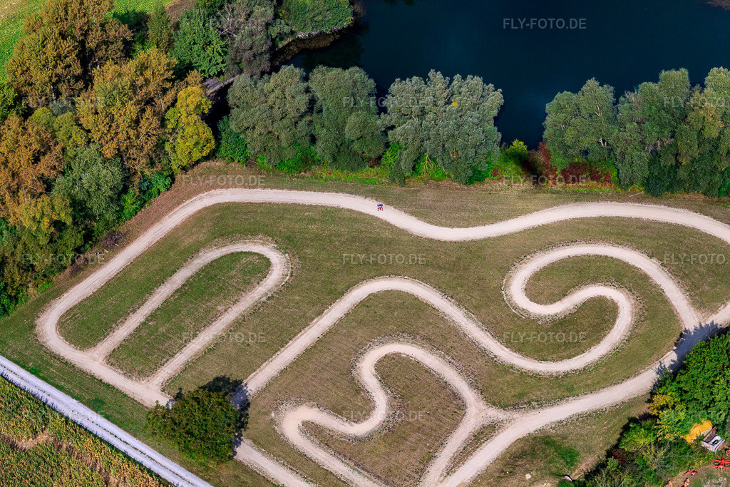 Luftbild: Seehof (Maislabyrinth) in Leimersheim im Bundesland Rheinland-Pfalz in Deutschland. Foto: IMG_21168.jpg vom 13.09.2009 durch Werner Riehm/FLY-FOTO.deWWW.MAISLABYRINTH-LEIMERSHEIM.DE