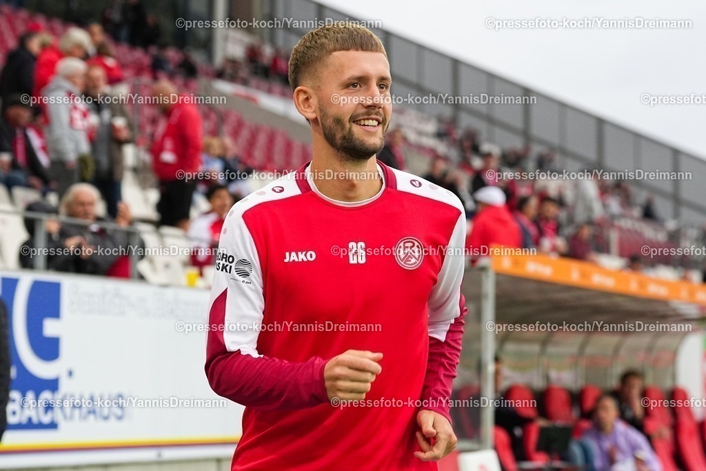 xydrx17092501256 | 17.09.2025, xydrx, Fußball, 3.Liga, Rot-Weiss Essen - VFL Osnabrück, Saison 2025 2026, Stadion an der Hafenstraße: Torben Muesel (Rot-Weiss Essen #26)   DFB regulations prohibit any use of photographs as image sequences and or quasi-video.