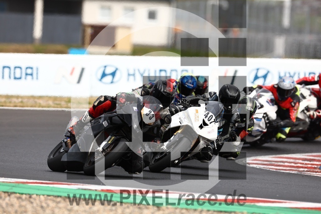 0033-20240726_02462 | Schöne Erinnerungen an spannende Momente - das festzuhalten ist unser Job. PIXELrace.de ist seit 2003 auf den Rennstrecken Europas unterwegs um die Action draußen beim Fahren und die wunderbare Stimmung imm Fahrerlager für euch einzufangen.