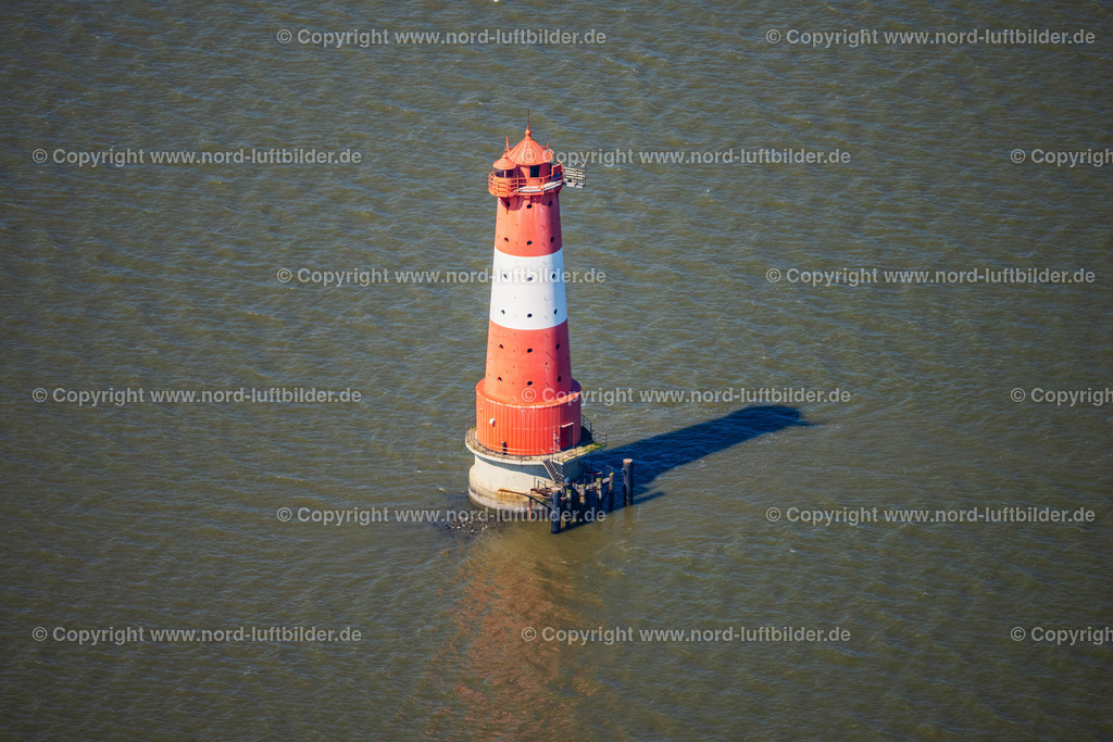 Arngast_Leuchtturm_Jadebusen_ELS_5467170423 | WILHELMSHAVEN 17.04.2023 Leuchtturm Arngast ein Seefahrtszeichen im Jadebusen Südlich von Wilhelmshaven auf einer Sandbank im Watt  in Niedersachsen  Deutschland. // Lighthouse Arngast a maritime sign in the Jadebusen South of Wilhelmshaven on a sandbank in the watt in Lower Saxony Germany. Foto: Martin Elsen