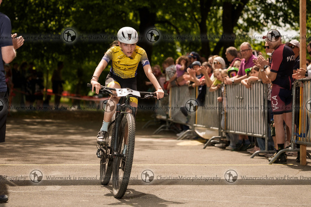 Eierlesen 2026 | Sie wurden bei einem Event oder Sportanlass fotografiert? Hier finden sie ihre Bilder! - Realisiert mit Pictrs.com