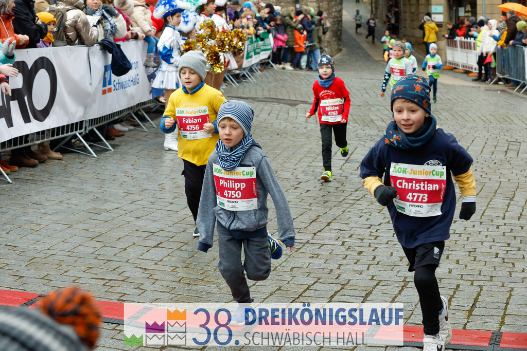 400m AOK Junior Cup | 3 Koenigslauf 2024 400m AOK Junior Cup - Realisiert mit Pictrs.com