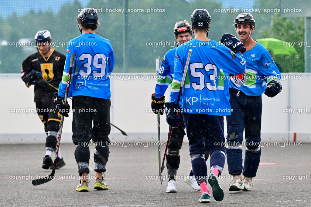 VAS Villach vs. ASKÖ Hockey Villach | Jubel ASKÖ Hockey Villach, #39 MOSSER Dominik ASKÖ Villach Hockey, #53 NINDLER Elias ASKÖ Villach Hockey, #3 Fertschai Mathias ASKÖ Villach Hockey, VAS Villach vs. ASKÖ Hockey Villach, VAS Villach vs. ASKÖ Hockey Villach am 03.07.2025 in Villach (Alpen Arena ), Austria, (Photo by Bernd Stefan)