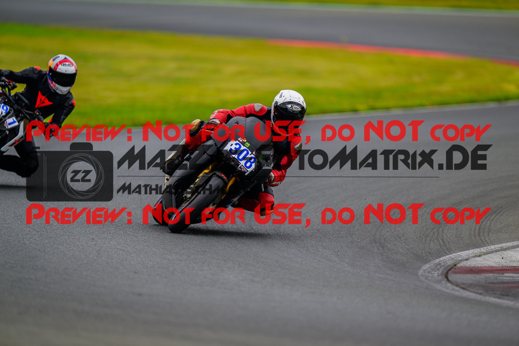 MaZZes_FotoMatrix_240724_6007705_7585 | BLAU