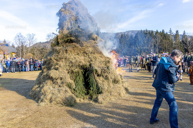 Bärentreiben in Steuerberg | Bildershop von pixelworld.at - Realisiert mit Pictrs.com