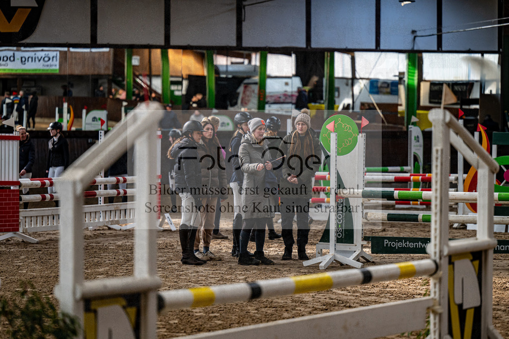 DOS_6108 | Entdecke hochwertige Reitturnierfotos von Foto Oger. Professionell, emotional und authentisch – jetzt Lieblingsmomente im Shop bestellen.Deutschlandweite Turnierfotografie. - Realisiert mit Pictrs.com